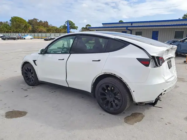5YJYGDEEXMF266501 2021 TESLA MODEL Y - Image 2