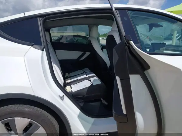 5YJYGDEEXMF269611 2021 TESLA MODEL Y - Image 8