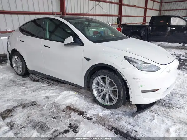 5YJYGDEEXMF276218 2021 TESLA MODEL Y - Image 1