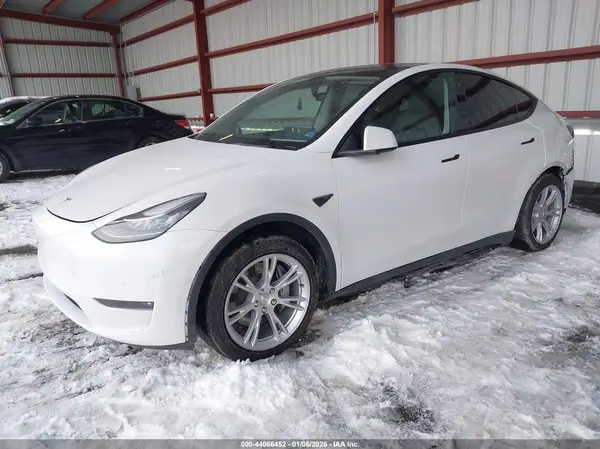 5YJYGDEEXMF276218 2021 TESLA MODEL Y - Image 2