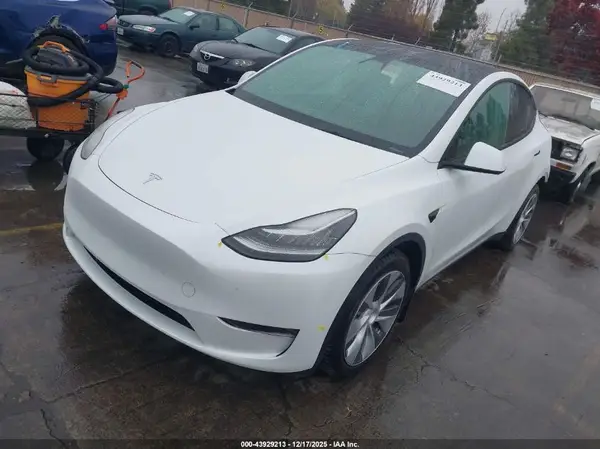 5YJYGDEEXMF276588 2021 TESLA MODEL Y - Image 2