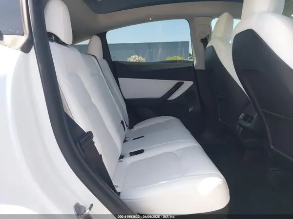 5YJYGDEEXMF280480 2021 TESLA MODEL Y - Image 8