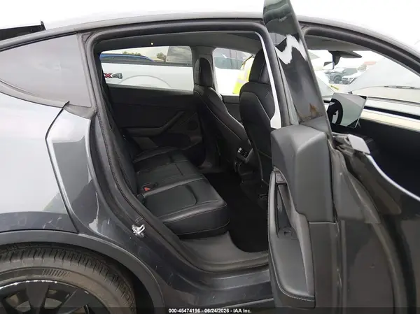 5YJYGDEEXMF285596 2021 TESLA MODEL Y - Image 8