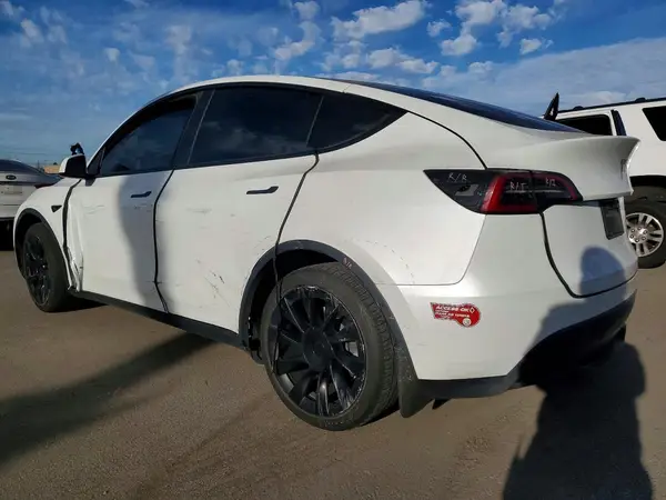 5YJYGDEEXMF288272 2021 TESLA MODEL Y - Image 2