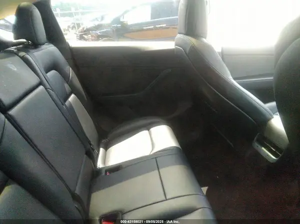 5YJYGDEEXMF300985 2021 TESLA MODEL Y - Image 8