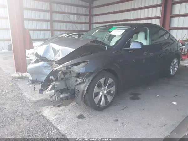 5YJYGDEEXMF301828 2021 TESLA MODEL Y - Image 2