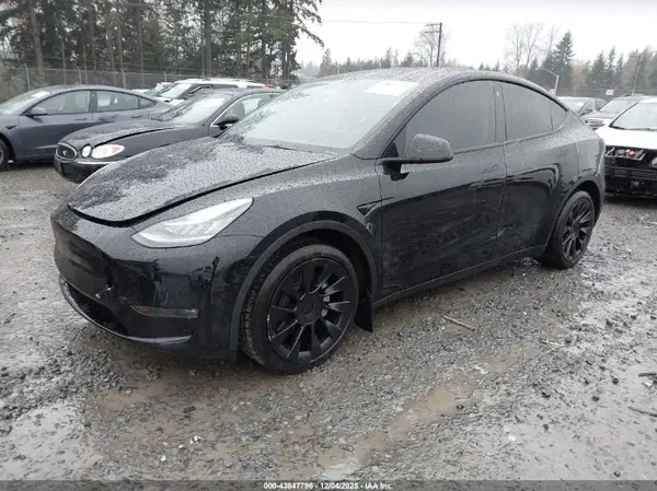 5YJYGDEEXMF302056 2021 TESLA MODEL Y - Image 2