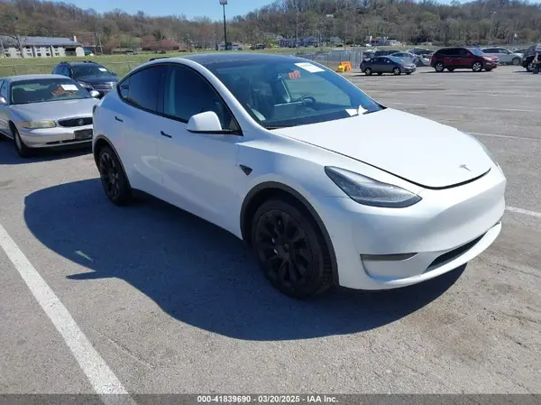 5YJYGDEEXMF304096 2021 TESLA MODEL Y - Image 1