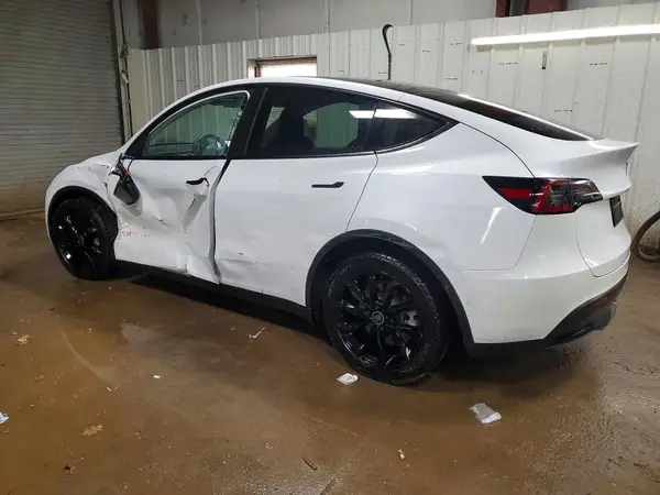 5YJYGDEEXMF304986 2021 TESLA MODEL Y - Image 2