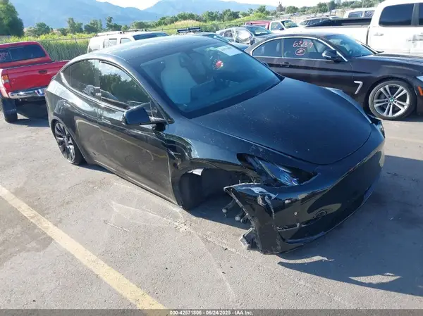 5YJYGDEF0MF137224 2021 TESLA MODEL Y - Image 1