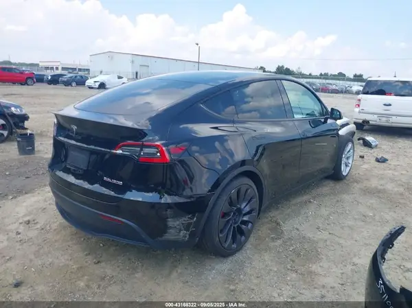 2021 TESLA MODEL Y IAAI lot 43168322 auction photo 4