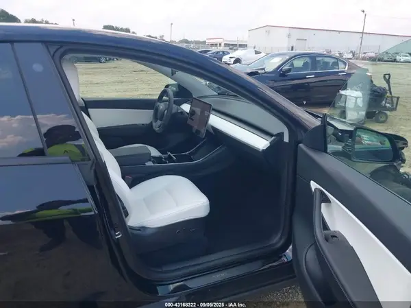 2021 TESLA MODEL Y IAAI lot 43168322 auction photo 5