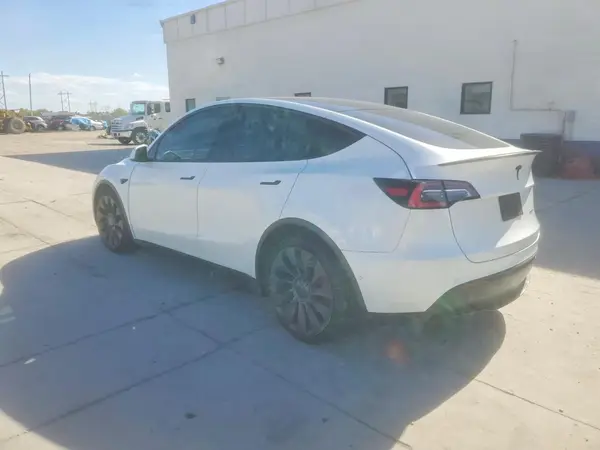 5YJYGDEF1MF137751 2021 TESLA MODEL Y - Image 2