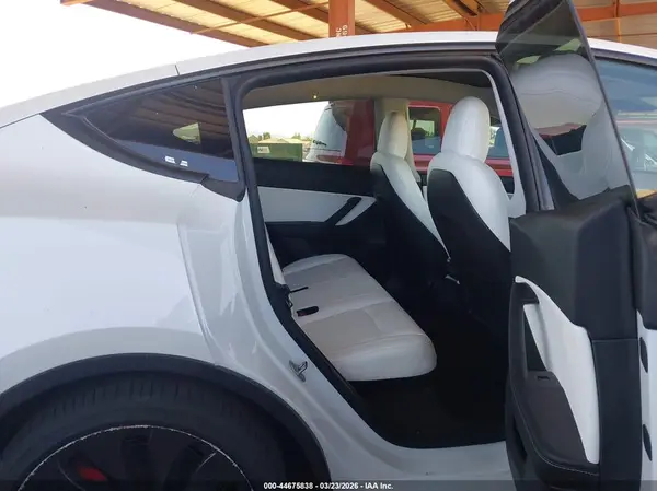 5YJYGDEF1MF209399 2021 TESLA MODEL Y - Image 8