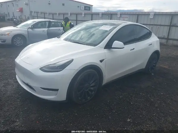 5YJYGDEF1MF244556 2021 TESLA MODEL Y - Image 2