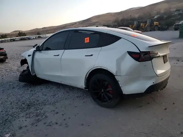 5YJYGDEF1MF246632 2021 TESLA MODEL Y - Image 2