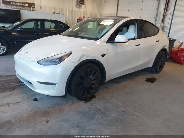 5YJYGDEF1MF256674 2021 TESLA MODEL Y - Image 2