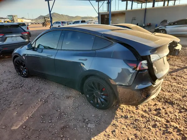 5YJYGDEF2LF013888 2020 TESLA MODEL Y - Image 2