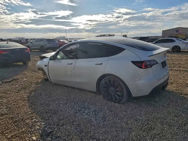 5YJYGDEF2MF076202 2021 TESLA MODEL Y - Image 2