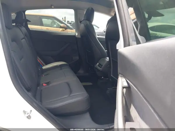 5YJYGDEF2MF137600 2021 TESLA MODEL Y - Image 8