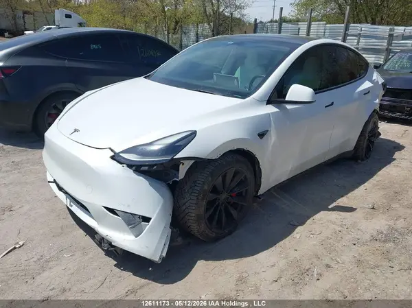 5YJYGDEF2MF182813 2021 TESLA MODEL Y - Image 2