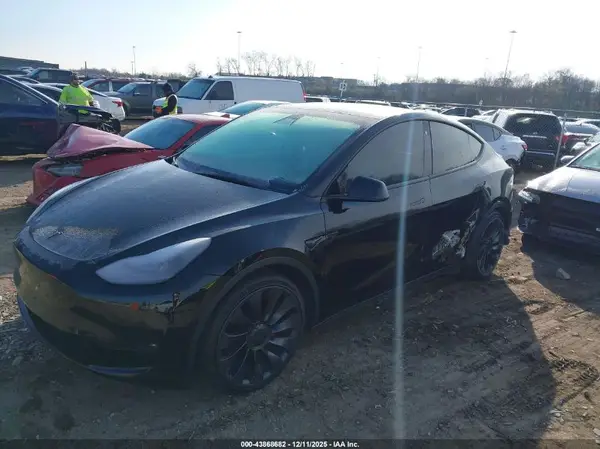 5YJYGDEF2MF201974 2021 TESLA MODEL Y - Image 2