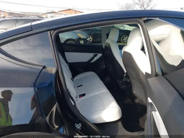 5YJYGDEF2MF201974 2021 TESLA MODEL Y - Image 8