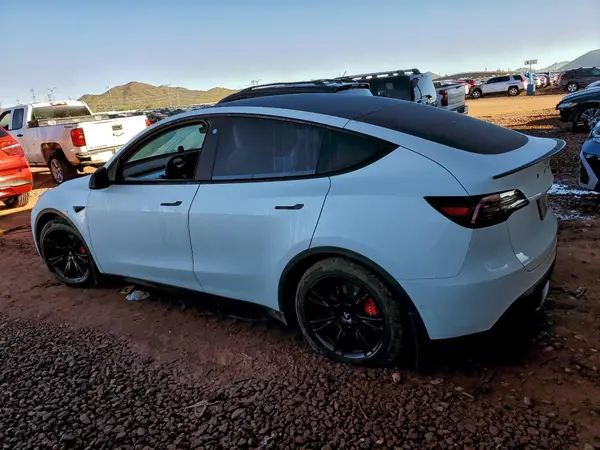 5YJYGDEF2MF211582 2021 TESLA MODEL Y - Image 2