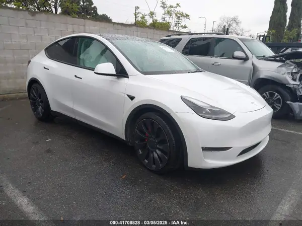 5YJYGDEF2MF230374 2021 TESLA MODEL Y - Image 1