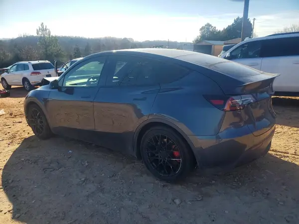 5YJYGDEF2MF230536 2021 TESLA MODEL Y - Image 2