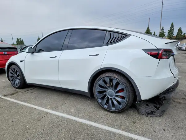 5YJYGDEF2MF251709 2021 TESLA MODEL Y - Image 2