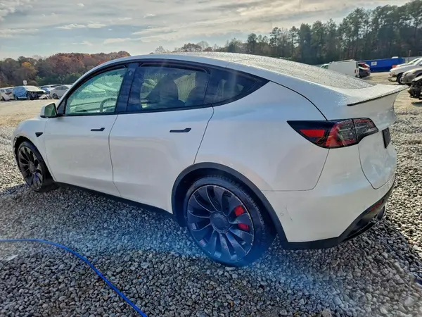5YJYGDEF2MF251726 2021 TESLA MODEL Y - Image 2