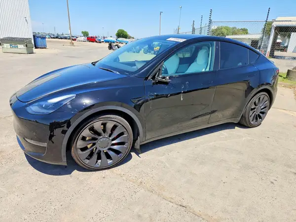 5YJYGDEF2MF264024 2021 TESLA MODEL Y - Image 1