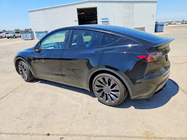 5YJYGDEF2MF264024 2021 TESLA MODEL Y - Image 2