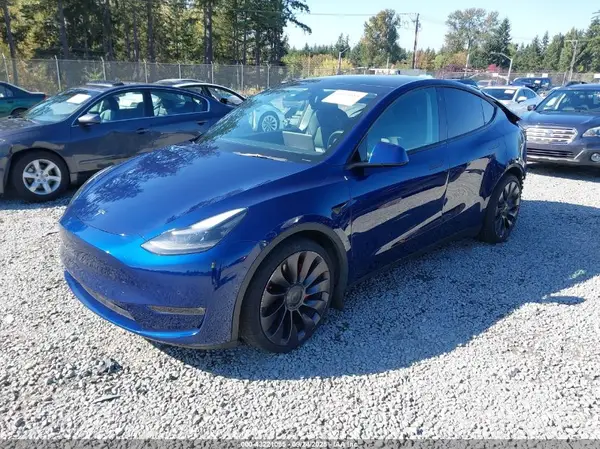 5YJYGDEF2MF268459 2021 TESLA MODEL Y - Image 2