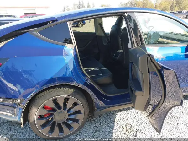 5YJYGDEF2MF268459 2021 TESLA MODEL Y - Image 8