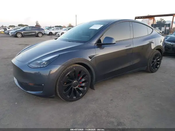 5YJYGDEF2MF270549 2021 TESLA MODEL Y - Image 2