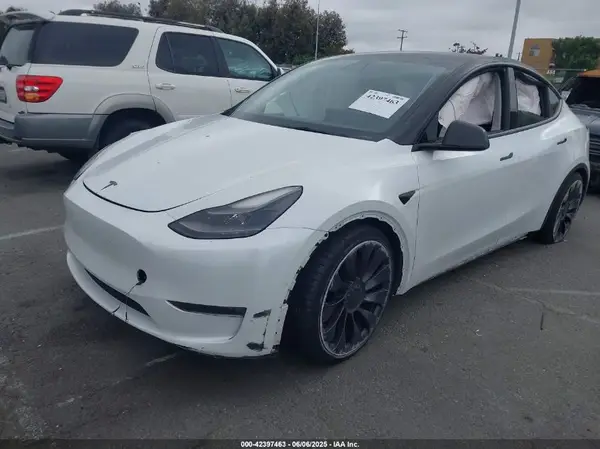5YJYGDEF2MF272740 2021 TESLA MODEL Y - Image 2