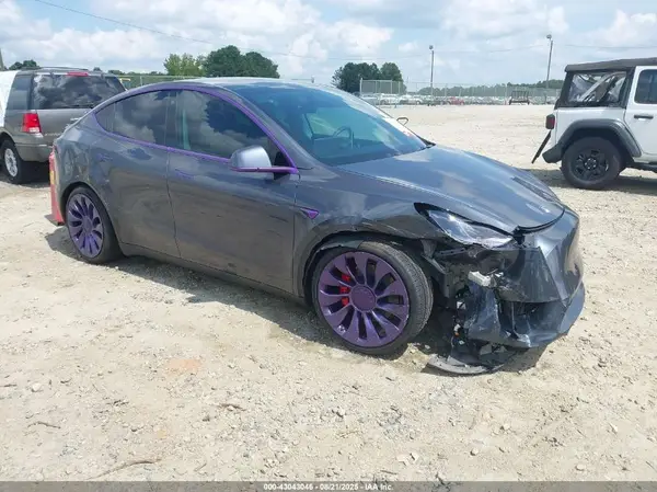 5YJYGDEF2MF300357 2021 TESLA MODEL Y - Image 1