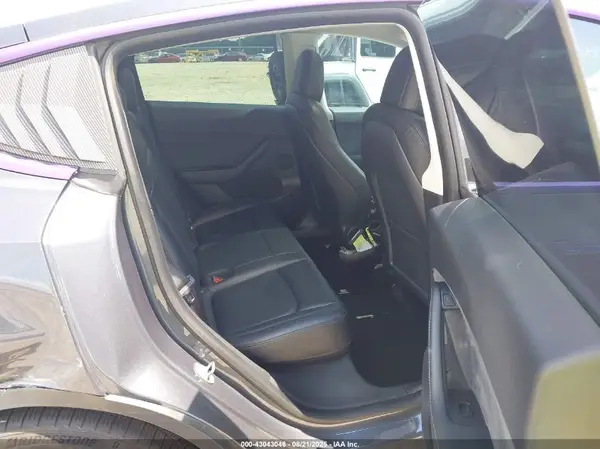 5YJYGDEF2MF300357 2021 TESLA MODEL Y - Image 8