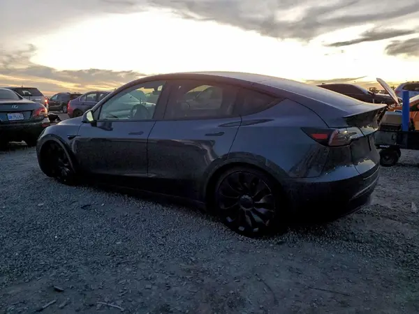 5YJYGDEF3LF020185 2020 TESLA MODEL Y - Image 2