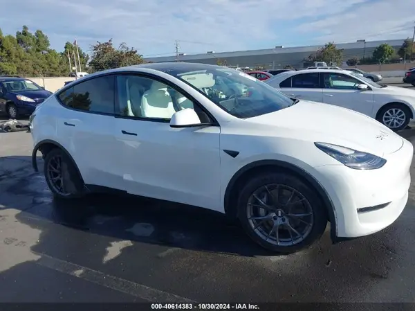 5YJYGDEF3LF023104 2020 TESLA MODEL Y - Image 1