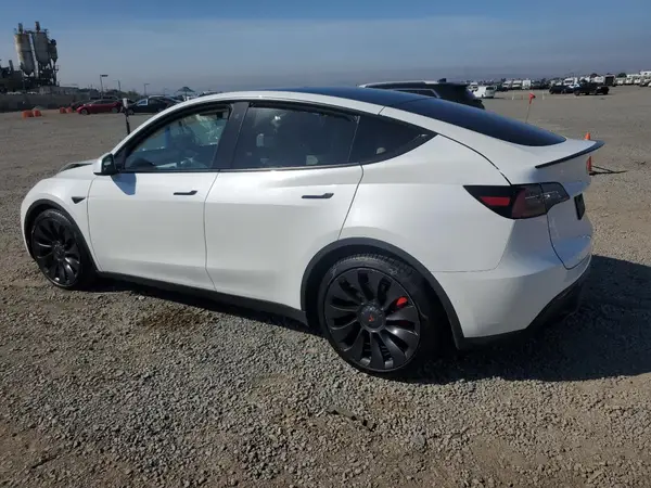 5YJYGDEF3LF023135 2020 TESLA MODEL Y - Image 2