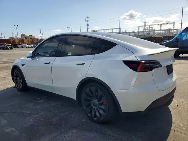 5YJYGDEF3MF072143 2021 TESLA MODEL Y - Image 2