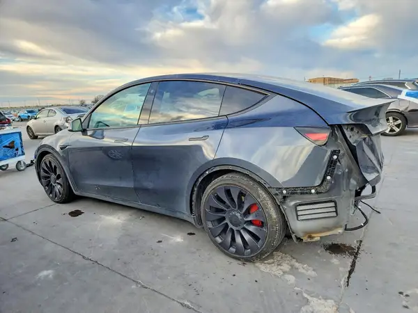 5YJYGDEF3MF093431 2021 TESLA MODEL Y - Image 2