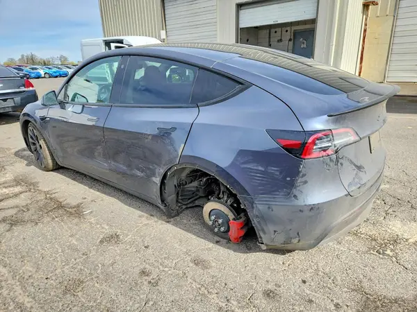 5YJYGDEF3MF139551 2021 TESLA MODEL Y - Image 2