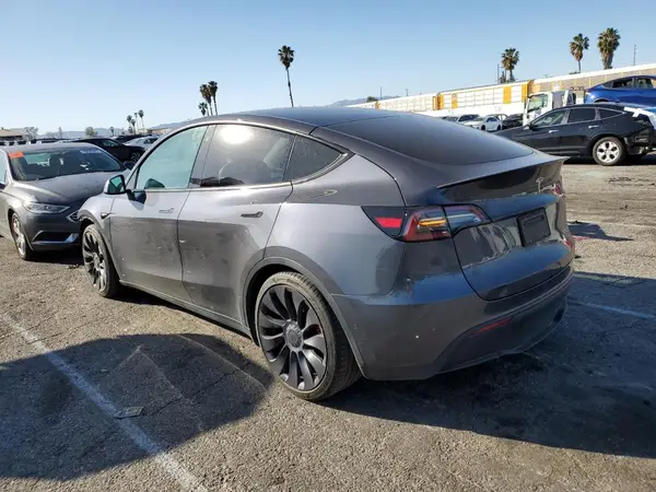 5YJYGDEF3MF194730 2021 TESLA MODEL Y - Image 2