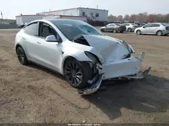 5YJYGDEF3MF197126 2021 TESLA MODEL Y