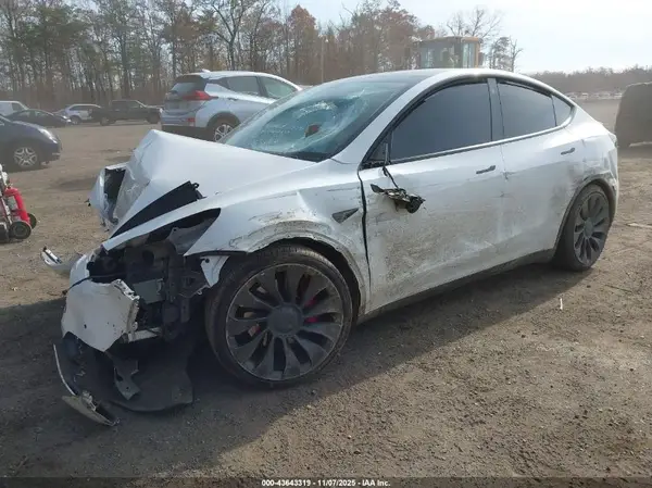 5YJYGDEF3MF197126 2021 TESLA MODEL Y - Image 2