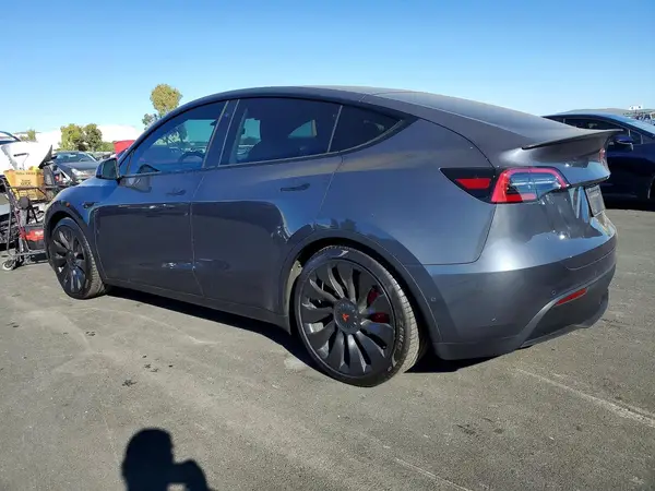 5YJYGDEF3MF197238 2021 TESLA MODEL Y - Image 2